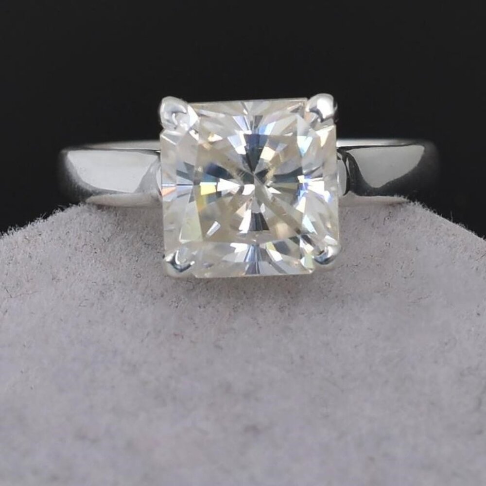 Elegant Silver Women's Ring